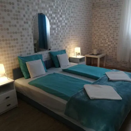 Tape Apartment *